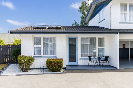 Exterior view of the One-Bedroom Superior unit at Belle Bonne Motel Christchurch